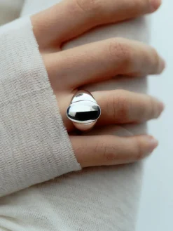 Dualism Oval Signet Ring - Silver