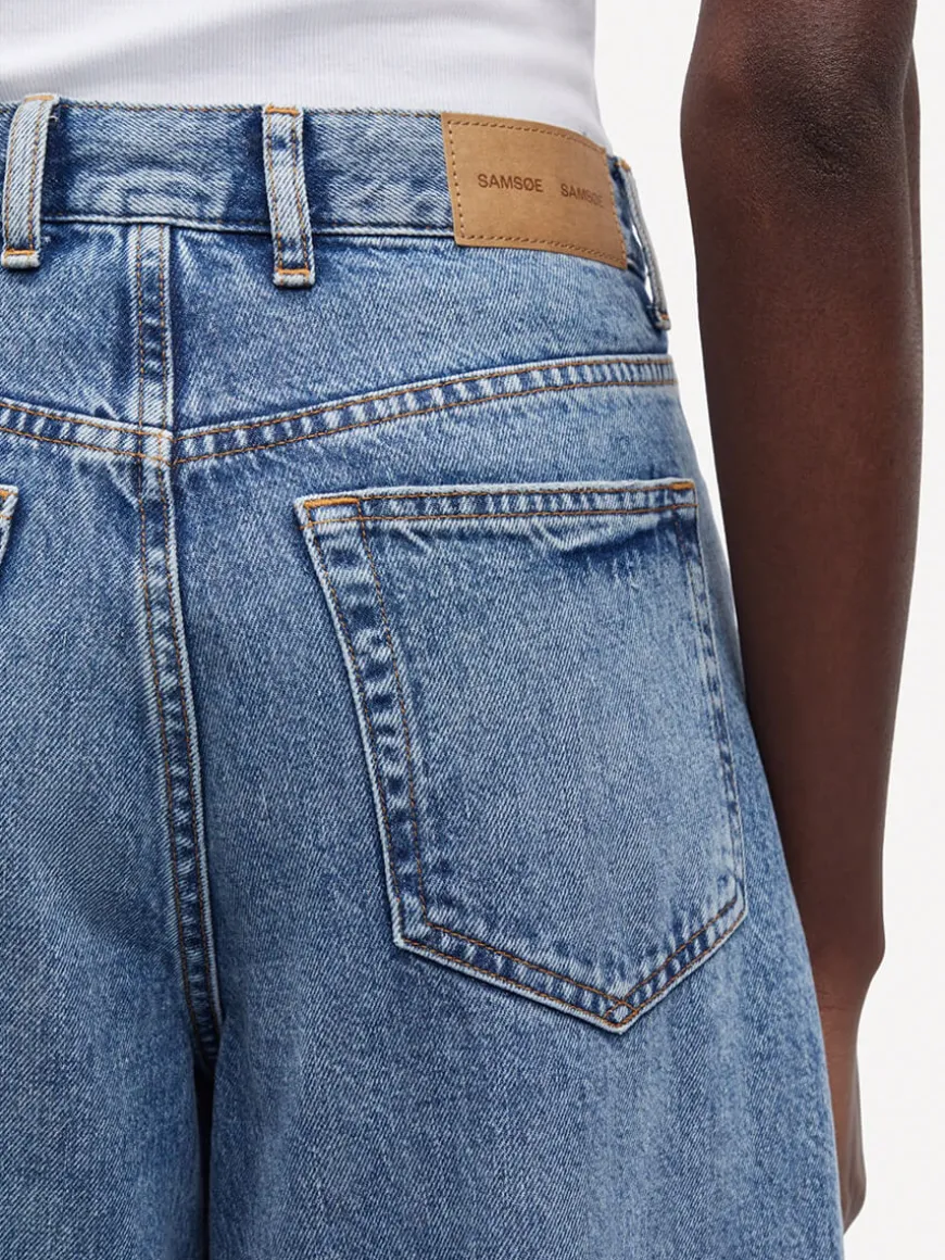 Saharper Jeans